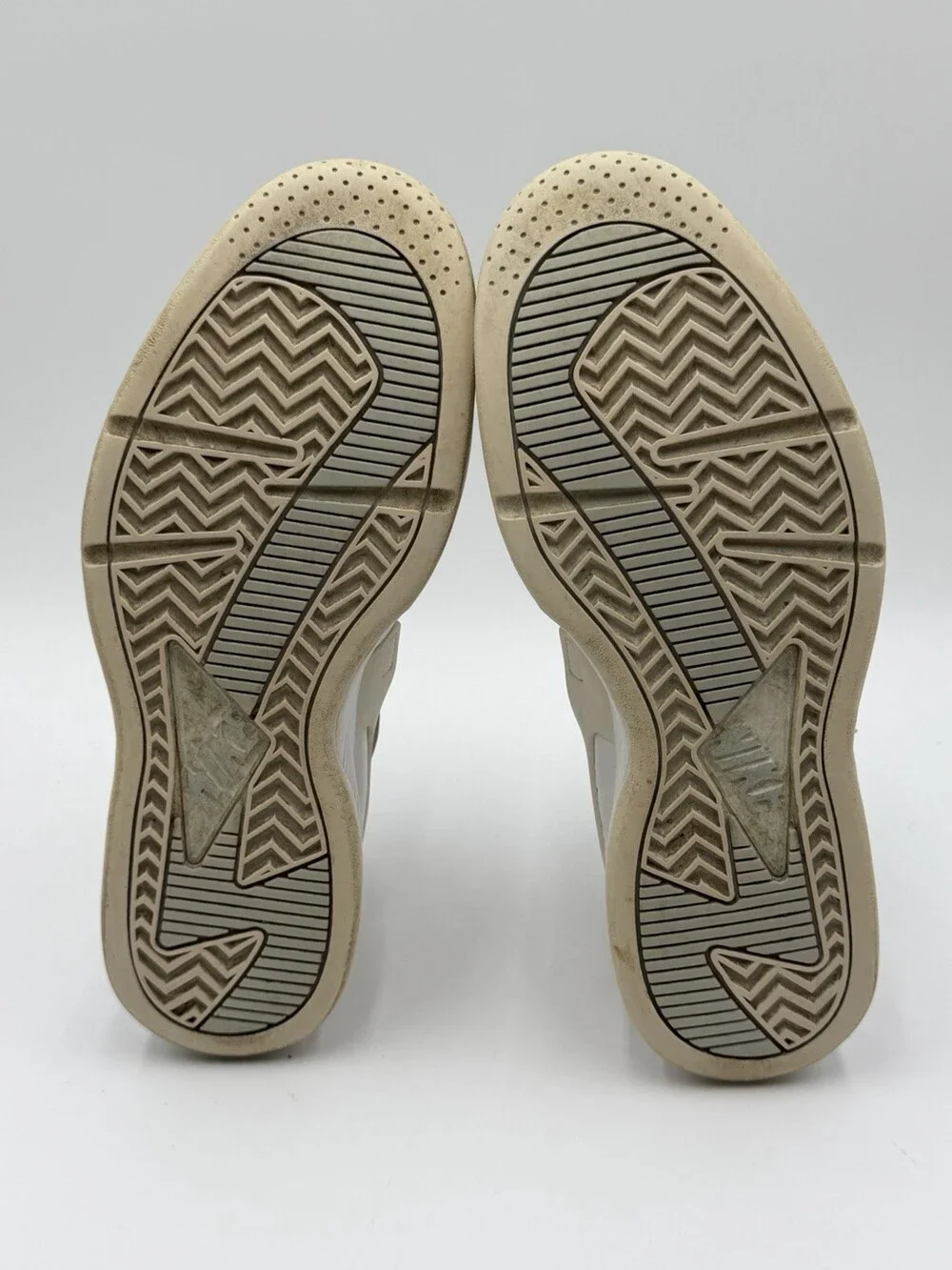 Nike Air Flight Huarache Low Men’s Size 10 White Leather Ostrich  819847-100